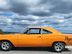 Ljusröd Begagnad 1968 Plymouth Road Runner | 495 000 kr