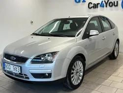 Grå Begagnad 2007 Ford Focus Halvkombi | 27 500 kr (Marknadspris)