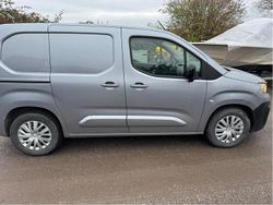 Grå Begagnad 2021 Peugeot E-Partner Minibuss | 240 000 kr (Dyr)