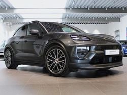 Grå Begagnad 2024 Porsche Macan SUV | 895 000 kr (Superpris)