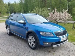 Blå Begagnad 2017 Skoda Octavia Scout Kombi | 190 000 kr (Marknadspris)