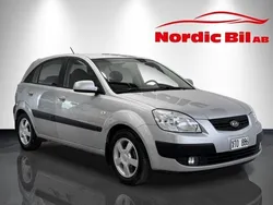 Silver Begagnad 2006 Kia Rio Halvkombi | 49 900 kr