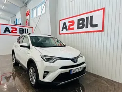 Vit Begagnad 2018 Toyota RAV4 Hybrid Executive SUV | 274 900 kr (Marknadspris)