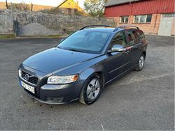 Grå Begagnad 2011 Volvo V50 Momentum Kombi | 41 900 kr (Marknadspris)