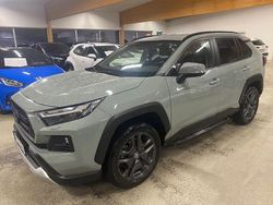 Grön Begagnad 2022 Toyota RAV4 Hybrid SUV | 384 900 kr (Marknadspris)