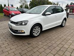 Vit Begagnad 2017 VW Polo Halvkombi | 89 800 kr (Marknadspris)