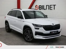 Vit Begagnad 2024 Skoda Kodiaq SportLine SUV | 459 900 kr (Marknadspris)
