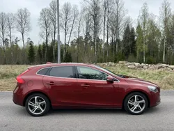 Röd Begagnad 2016 Volvo V40 Momentum Kombi | 120 000 kr (Bra pris)