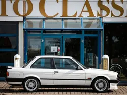 Vit Begagnad 1989 Alpina B6 Sedan | 1 075 000 kr