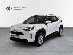 Vit Begagnad 2023 Toyota Yaris Cross Active SUV | 264 900 kr (Marknadspris)