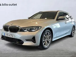 Silver Begagnad 2021 BMW 330e Sport Line Kombi | 289 900 kr (Bra pris)