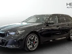 Svart (black) Begagnad 2025 BMW 530e M Sport Kombi | 724 700 kr (Marknadspris)