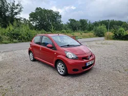 Röd Begagnad 2010 Toyota Aygo Halvkombi | 26 000 kr (Bra pris)