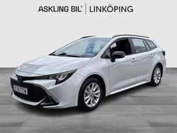 Grå Begagnad 2025 Toyota Corolla Active Kombi | 309 000 kr (Marknadspris)