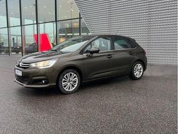Brun Begagnad 2015 Citroën C4 PureTech Halvkombi | 75 000 kr (Marknadspris)