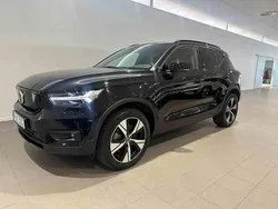 Svart Begagnad 2022 Volvo XC40 Plus SUV | 349 500 kr