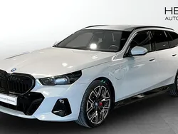 Grå Begagnad 2024 BMW 530e M Sport Kombi | 738 700 kr (Marknadspris)