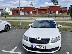 Vit Begagnad 2016 Skoda Octavia Halvkombi | 99 000 kr