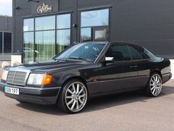 Svart Begagnad 1992 Mercedes E300 Sportkupé | 69 900 kr