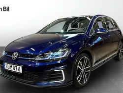 Mörkblå Begagnad 2020 VW Golf VIII GTE Kombi | 229 900 kr (Superpris)