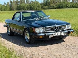 Svart Begagnad 1989 Mercedes 560 Cab | 310 000 kr