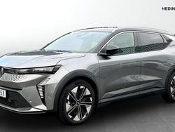 Grå Begagnad 2024 Renault Scénic Techno Minibuss | 459 000 kr (Bra pris)
