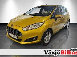 Gul Begagnad 2012 Ford Fiesta Titanium Halvkombi | 74 900 kr (Marknadspris)