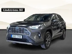 Mörkgrå Begagnad 2022 Toyota RAV4 Hybrid Executive SUV | 334 900 kr (Marknadspris)