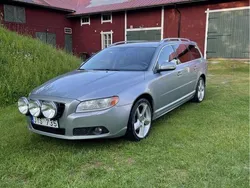 Silver Begagnad 2010 Volvo V70 Summum Kombi | 85 000 kr (Marknadspris)
