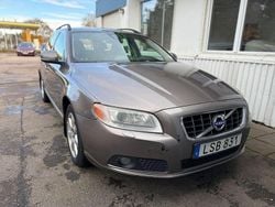 Grå Begagnad 2012 Volvo V70 Momentum Kombi | 54 900 kr (Marknadspris)