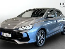Grå (grey) Ny 2024 MG MG3 Luxury Halvkombi | 269 990 kr (Marknadspris)