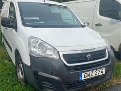 Vit Begagnad 2016 Peugeot Partner Van | 60 000 kr