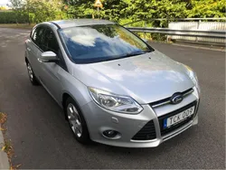 Grå Begagnad 2014 Ford Focus Trend Halvkombi | 54 900 kr (Marknadspris)