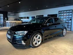 Svart Begagnad 2016 Audi A3 Comfort Sedan | 149 000 kr (Marknadspris)