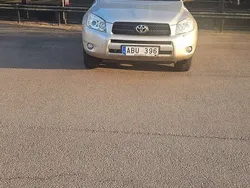 Ljusbrun (brun) Begagnad 2006 Toyota RAV4 SUV | 89 900 kr (Marknadspris)