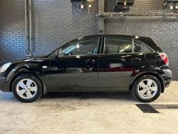 Begagnad 2009 Kia Rio Halvkombi | 72 000 kr (Dyr)