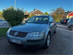 Grå Begagnad 2004 VW Passat Trendline Kombi | 17 000 kr