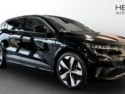 Svart Begagnad 2024 Renault Mégane Techno Halvkombi | 379 900 kr (Marknadspris)