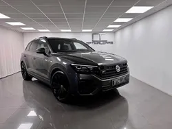 Grå (mörk grå met.) Begagnad 2019 VW Touareg R-line SUV | 469 900 kr (Marknadspris)