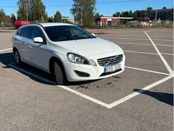 Vit Begagnad 2012 Volvo V60 Momentum Kombi | 79 000 kr
