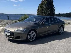 Grå Begagnad 2016 Tesla Model S Sedan | 229 900 kr (Superpris)