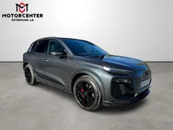 Grå Begagnad 2024 Audi Q6 e-tron Ambiente SUV | 999 900 kr