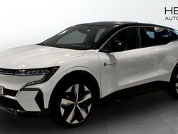 Vit Begagnad 2024 Renault Mégane Techno SUV | 369 900 kr (Dyr)
