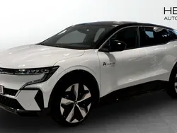 Vit Begagnad 2024 Renault Mégane Techno SUV | 379 900 kr (Dyr)