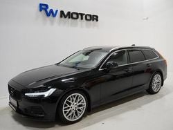 Svart Begagnad 2017 Volvo V90 Momentum Kombi | 179 800 kr (Bra pris)
