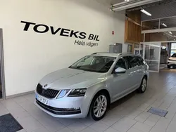 Silver (brilliant svart metallic) Begagnad 2020 Skoda Octavia Style Kombi | 159 900 kr (Bra pris)