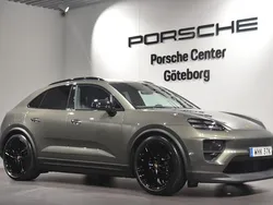 Grön (green) Ny 2025 Porsche Macan SUV | 1 297 000 kr (Dyr)