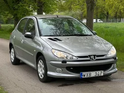 Grå Begagnad 2005 Peugeot 206 Halvkombi | 24 990 kr (Lite dyr)