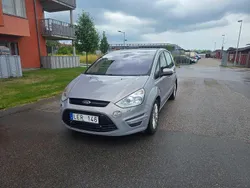 Grå Begagnad 2011 Ford S-MAX Business Edition Minibuss | 74 900 kr (Marknadspris)