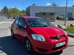 Röd Begagnad 2008 Toyota Auris Halvkombi | 52 900 kr (Marknadspris)